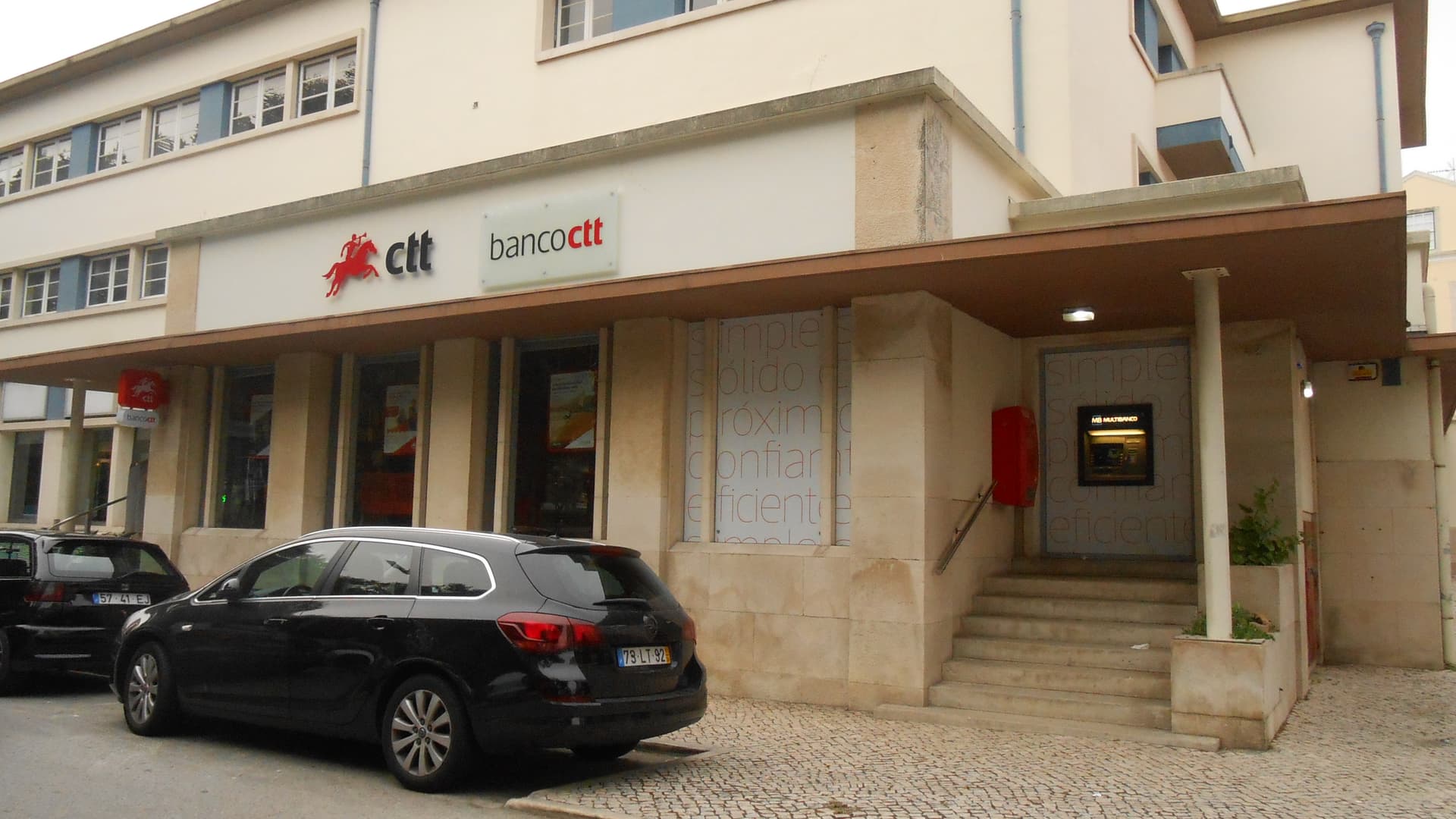 Agência dos CTT e Banco CTT na Figueira da Foz, fotografada em 2017; imagem de arquivo, sem ligação à atualização tecnológica.