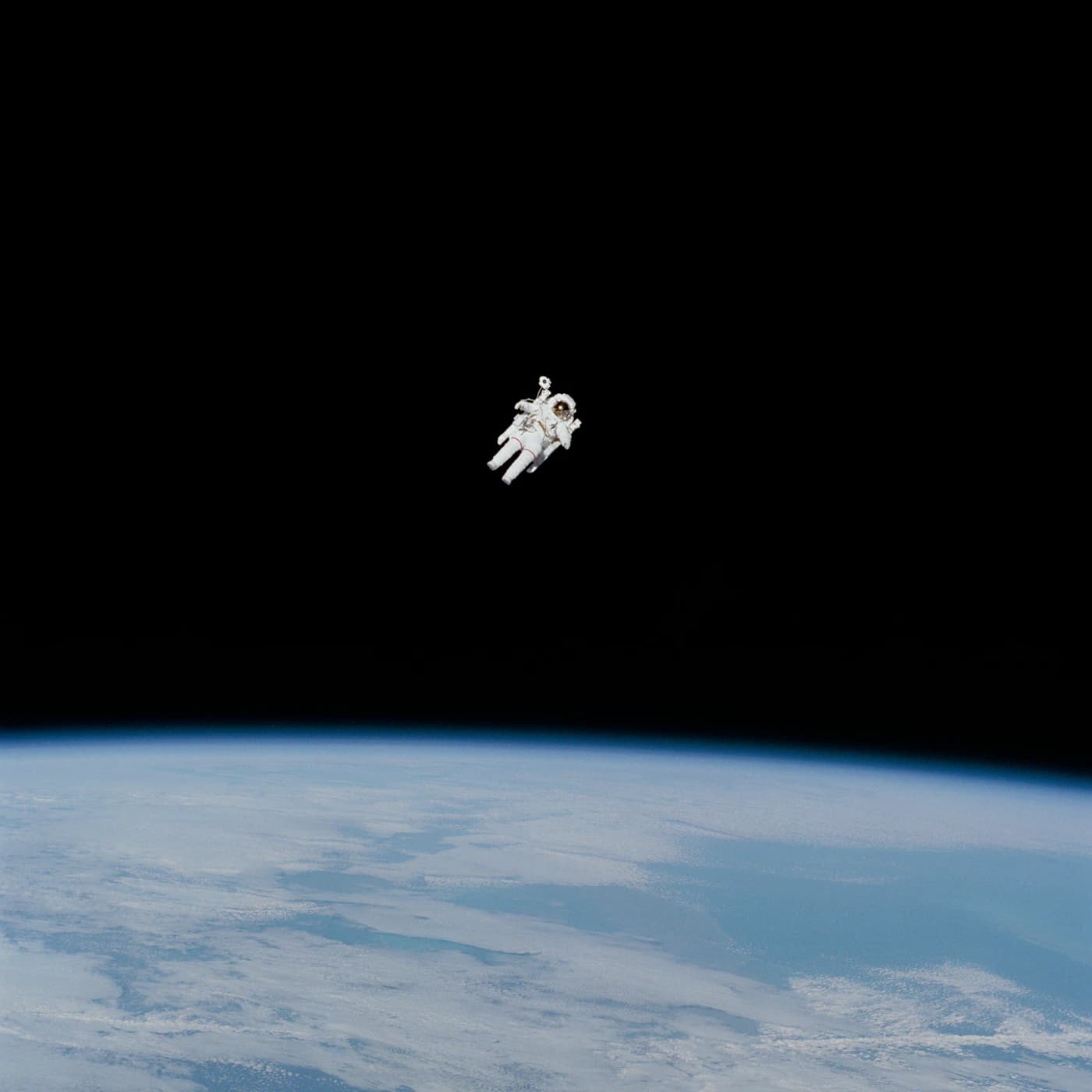 Horizonte espacial, imagem ilustrativa sobre observações astronómicas.