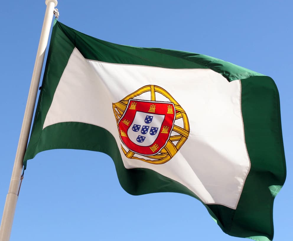 Bandeira portuguesa no interior da Assembleia da República, em Lisboa.