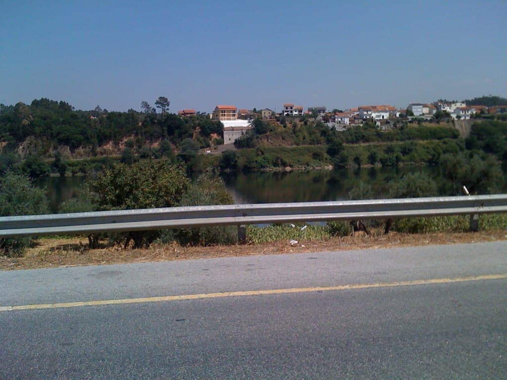 Paisagem do vale do Mondego junto à Barragem da Aguieira em Portugal