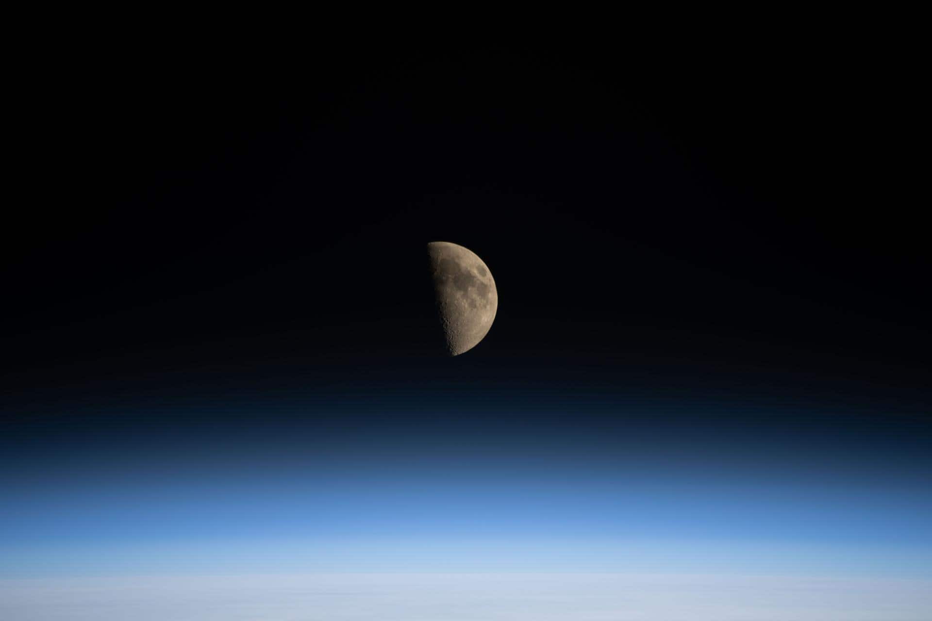 Vista orbital do Golfo Pérsico e do Estreito de Ormuz captada a partir da Estação Espacial Internacional.