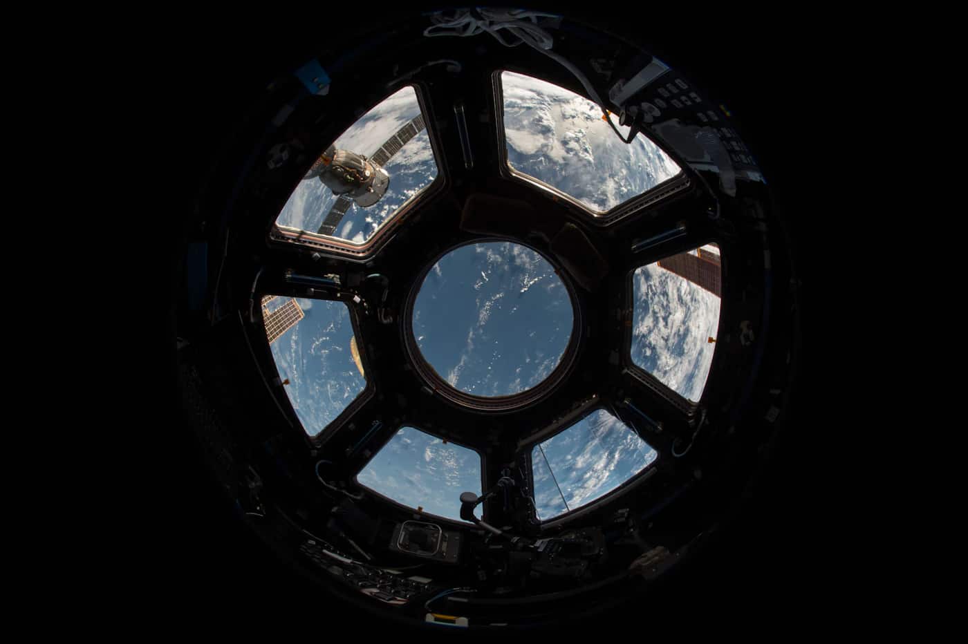 Vista da Terra a partir do espaço, imagem contextual para uma notícia sobre o telescópio Webb.